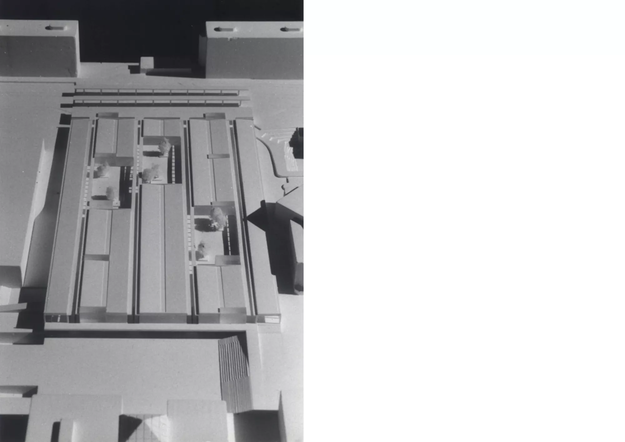 Model Philippe Meyer Architecte - Centre et parking